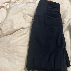 Black leggings with pockets on the back